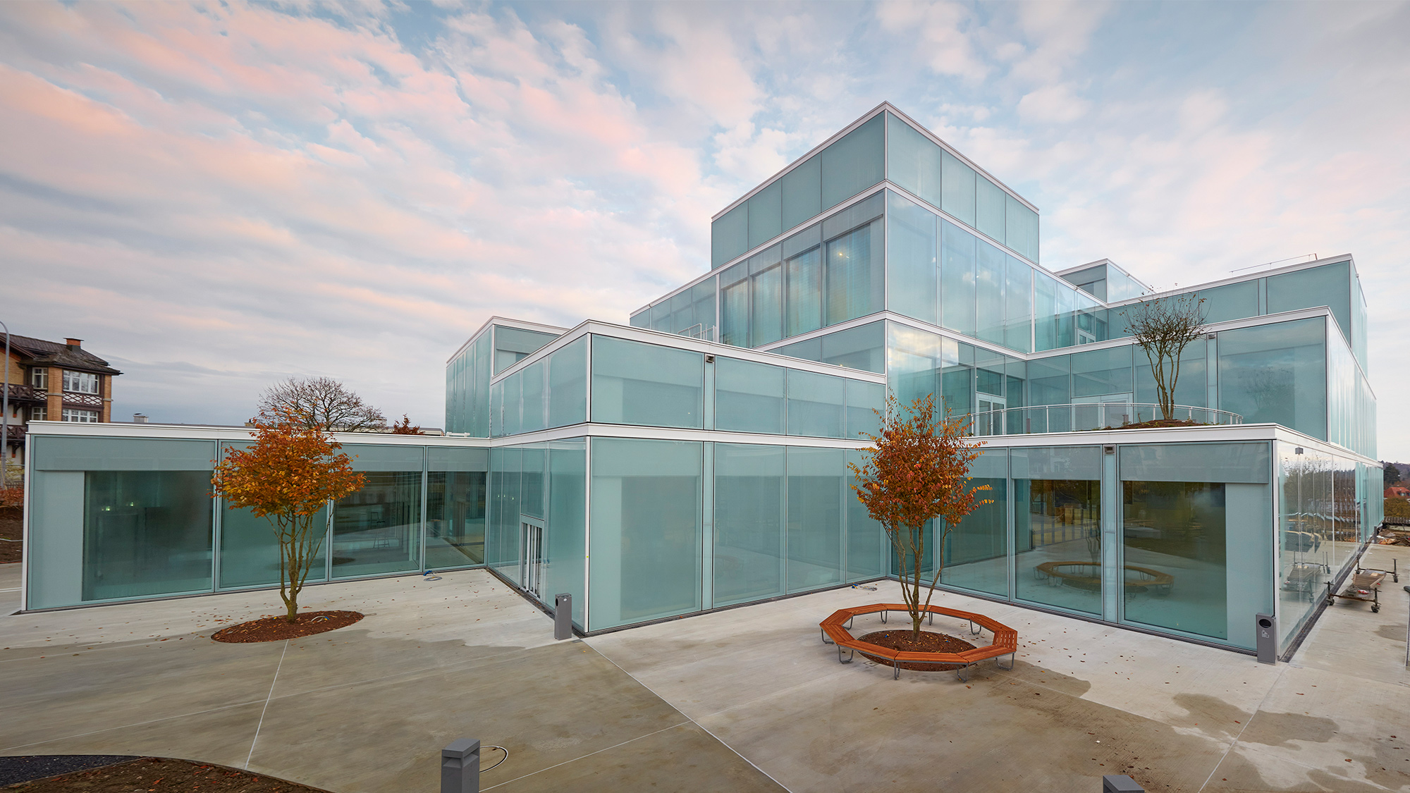Glass exterior of HSG’s SQUARE learning centre on the Rosenberg campus